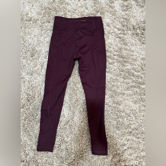 Victoria secret purple active leggings - Picture 4 of 4